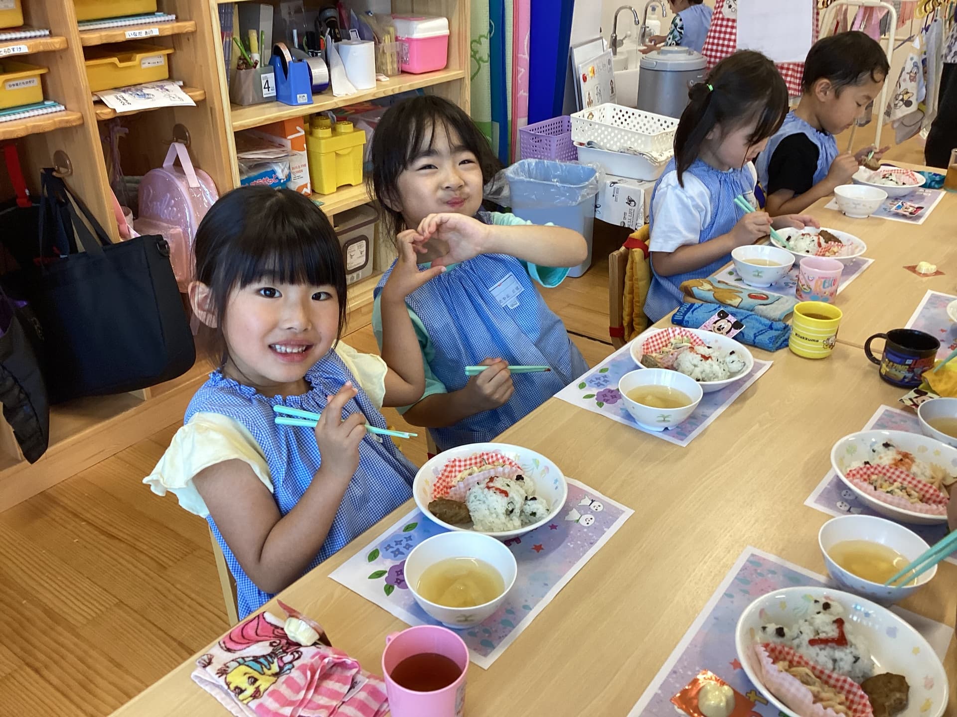 カット野菜を使用して、調理員のシフトが円滑に回っています